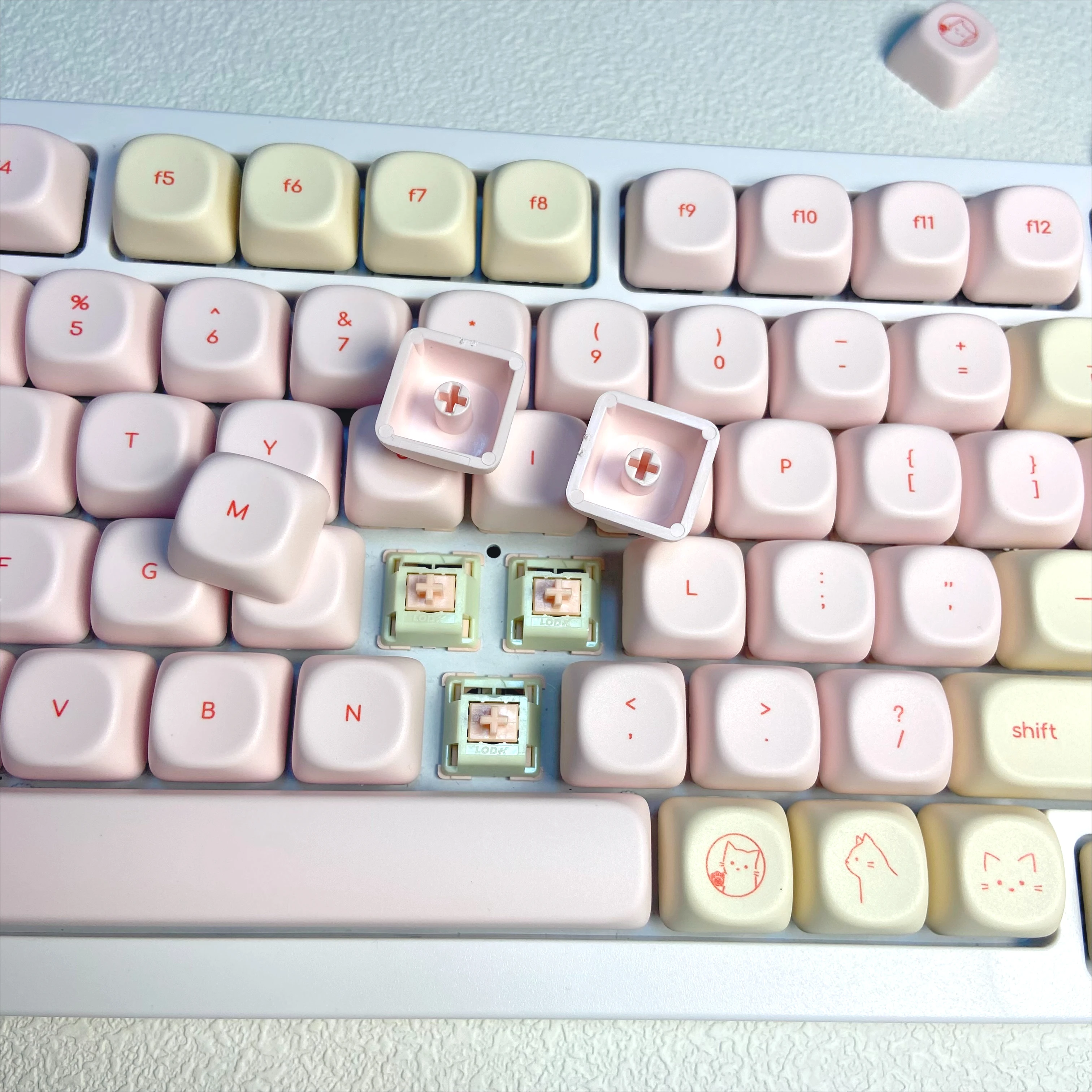 Pink Busy Cat Minimalist Small - Gaming Keyboard Mini reseña y precio