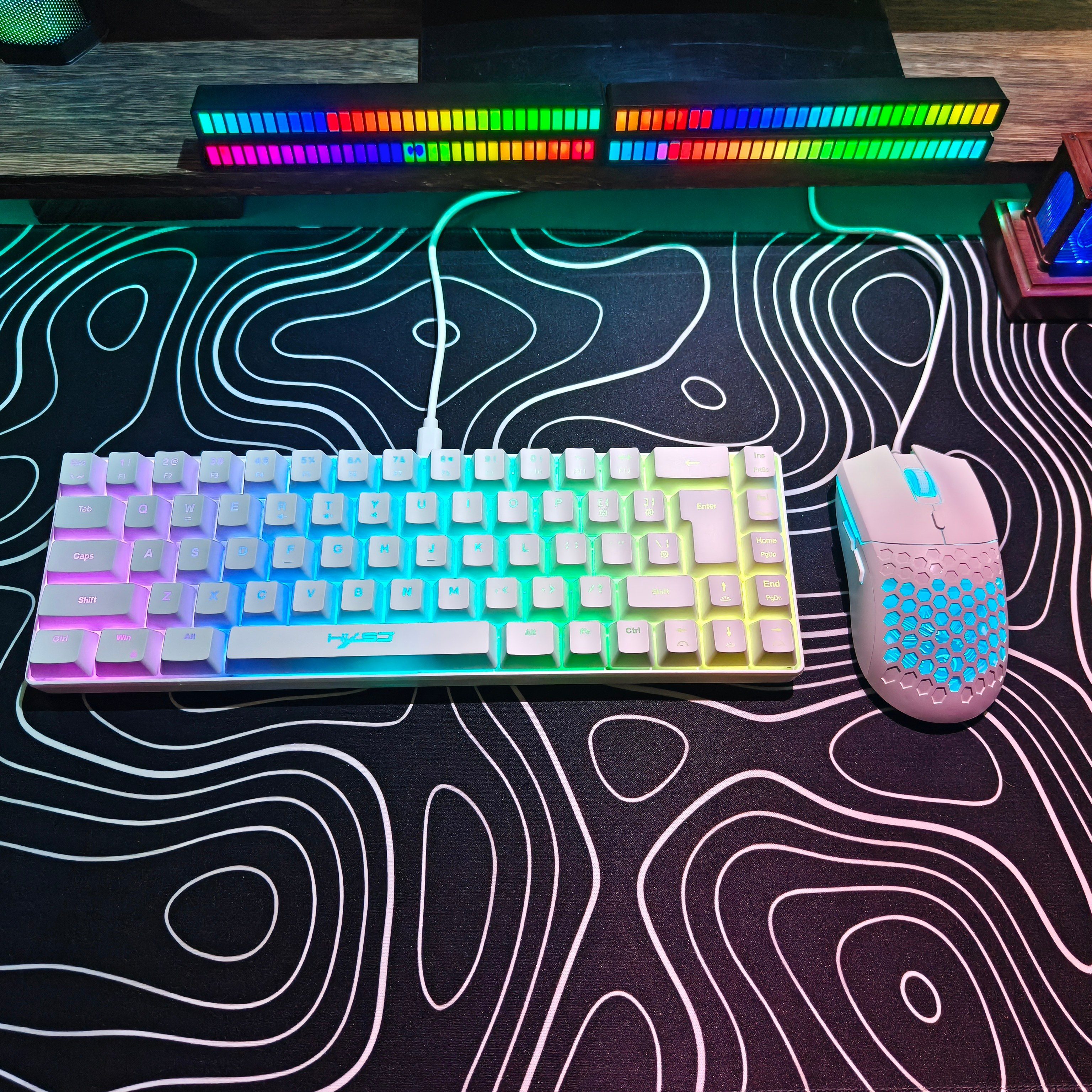Compact HXSJ 68-key mouse and  - Gaming Keyboard Mouse Set reseña y precio